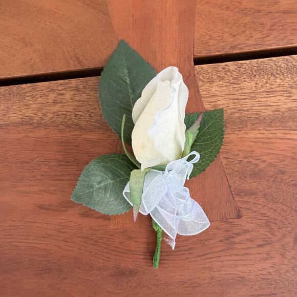 Other - Lot of 40 groomsman wedding boutonniere prom dance‎ silk flower white rose true